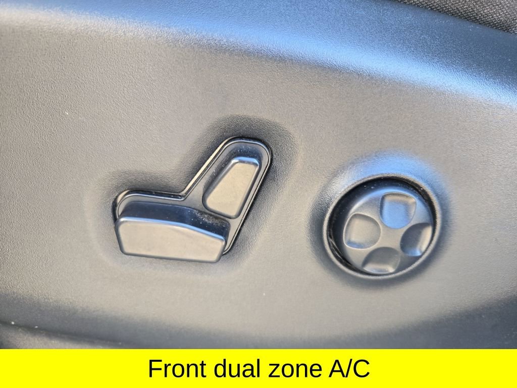 Used 2024 Chrysler Voyager LX FWD image 15