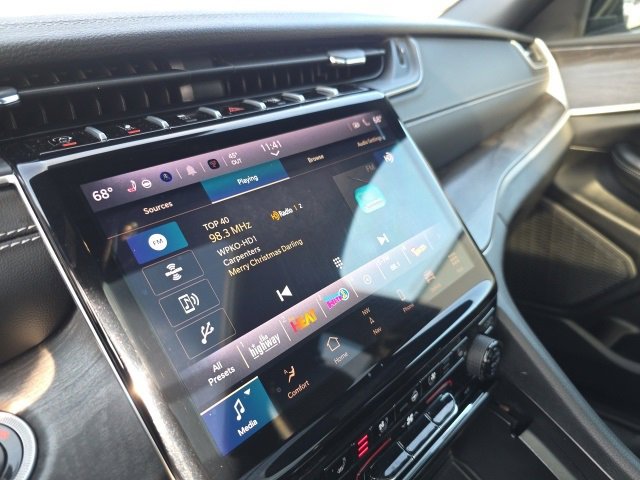 Used 2024 Jeep Grand Cherokee L Limited w/ Luxury Tech Group II image 24