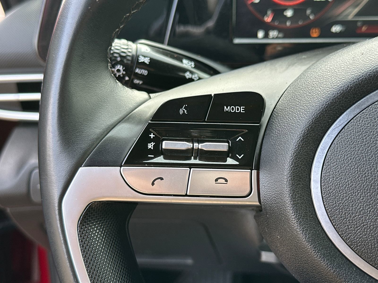 Used 2021 Hyundai Elantra SEL w/ Convenience + Premium Package image 23