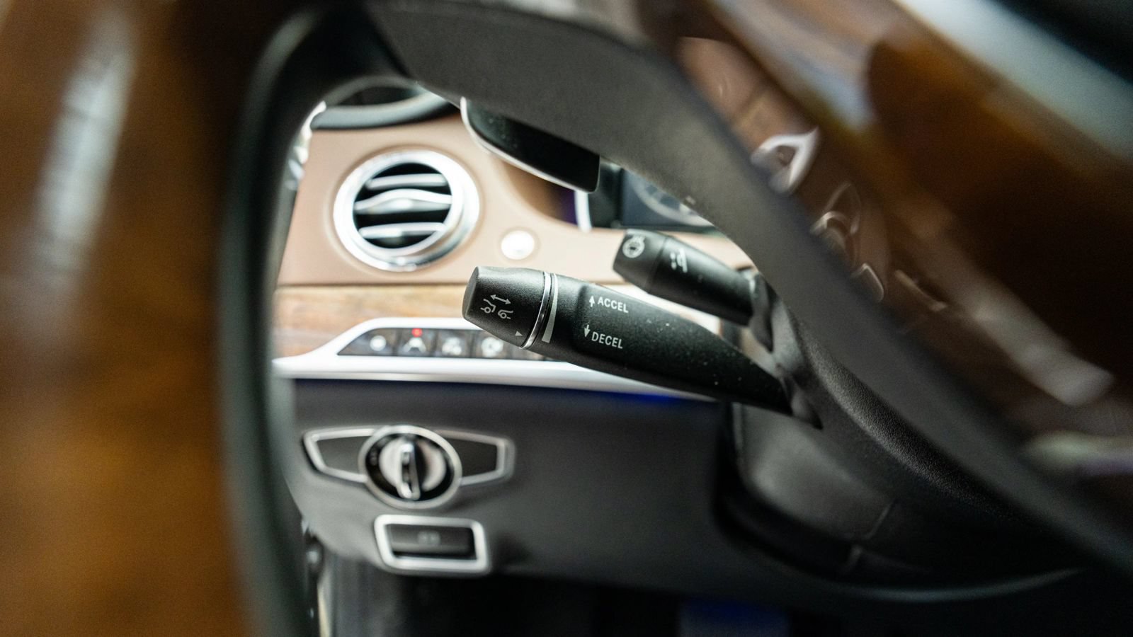 Used 2015 Mercedes-Benz S 550 4MATIC Sedan image 51