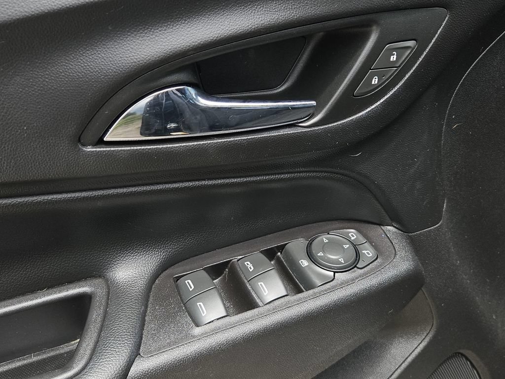 Used 2019 Chevrolet Equinox LT w/ Sun & Navigation Package FWD image 16