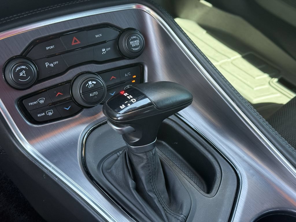 Used 2016 Dodge Challenger R/T RWD image 14