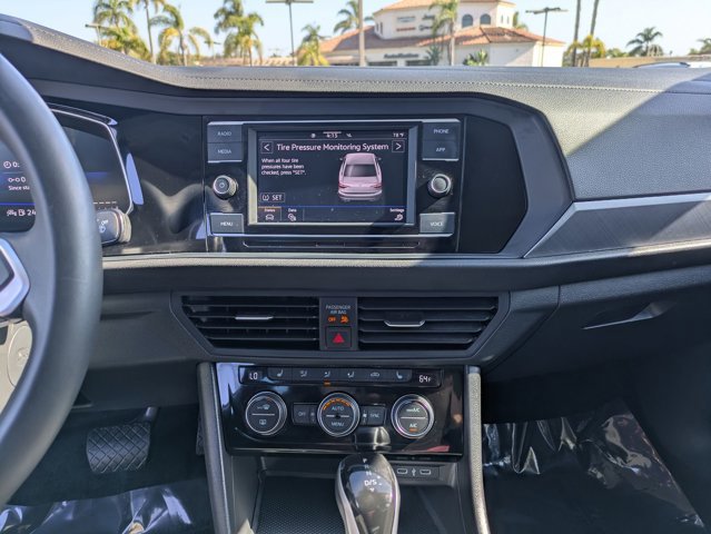 Certified 2024 Volkswagen Jetta SE image 14