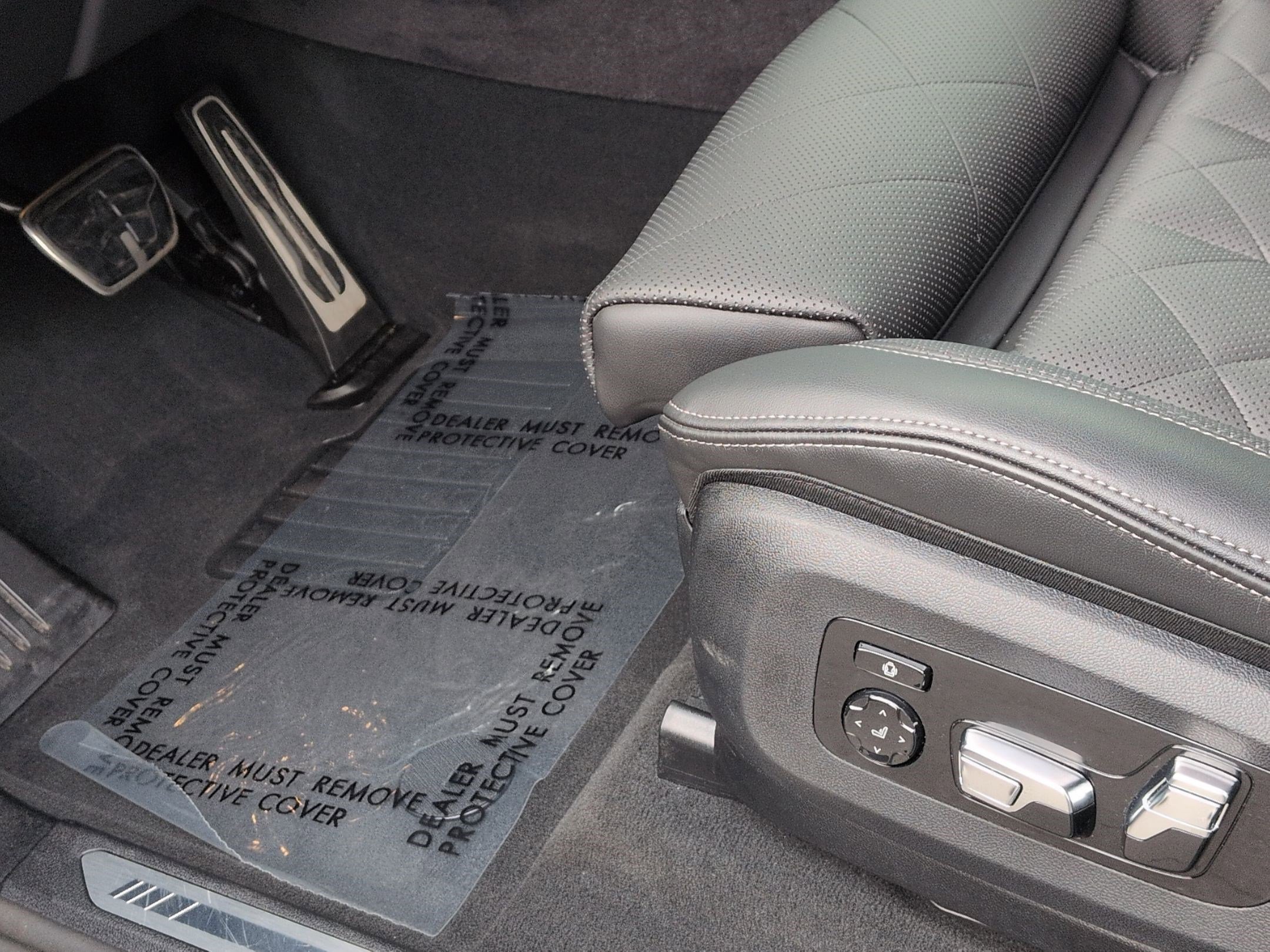 Used 2026 BMW X5 xDrive40i w/ M Sport Package AWD/4WD image 17