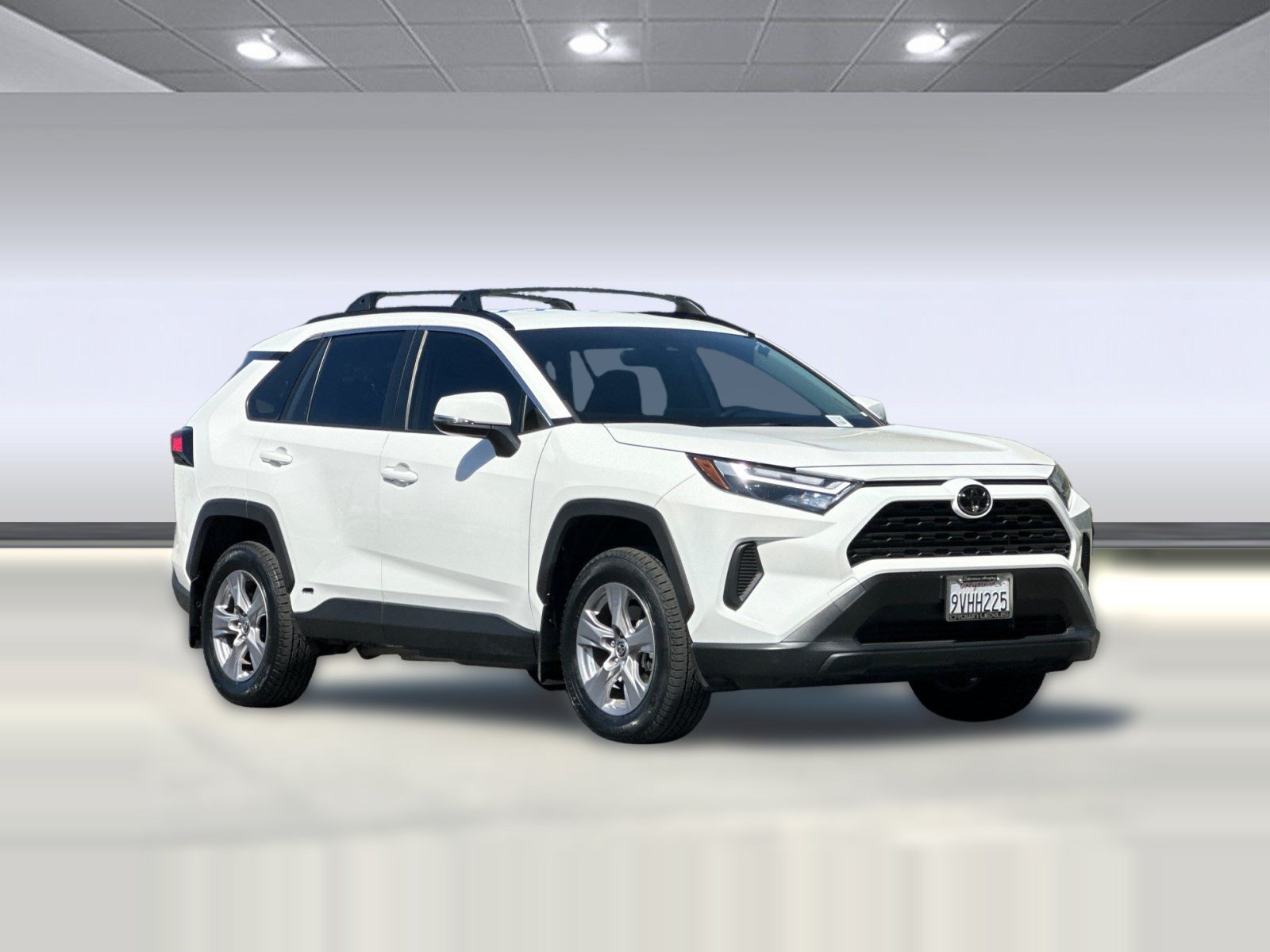 Used 2025 Toyota RAV4 LE AWD/4WD image 7