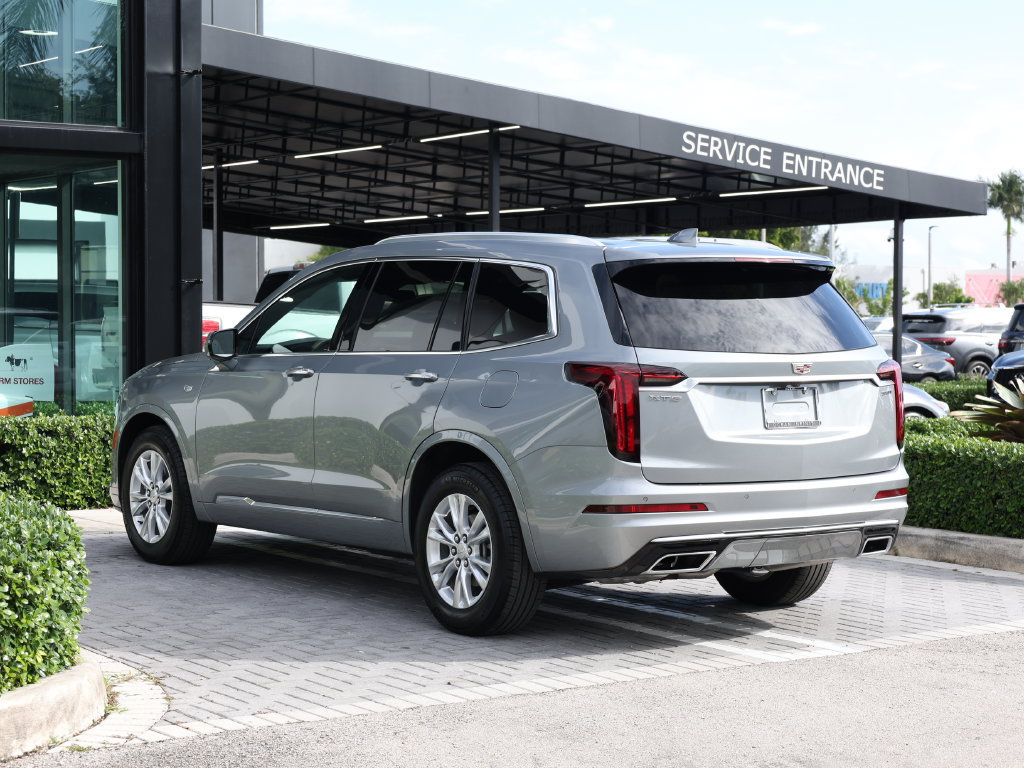 Used 2025 Cadillac XT6 Luxury FWD image 5