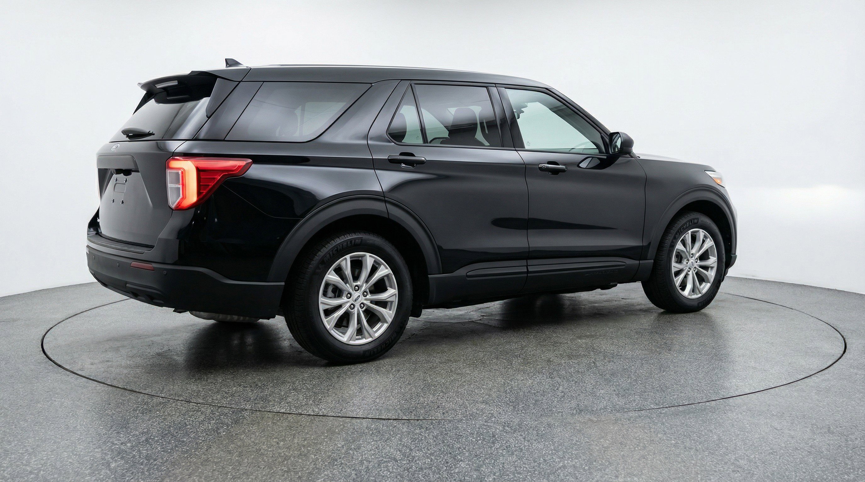 Used 2024 Ford Explorer Limited image 9