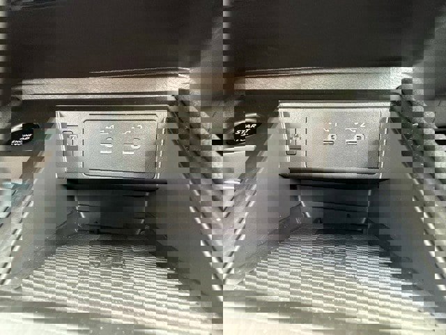 New 2025 Nissan Kicks SR w/ SR Premium Package image 30