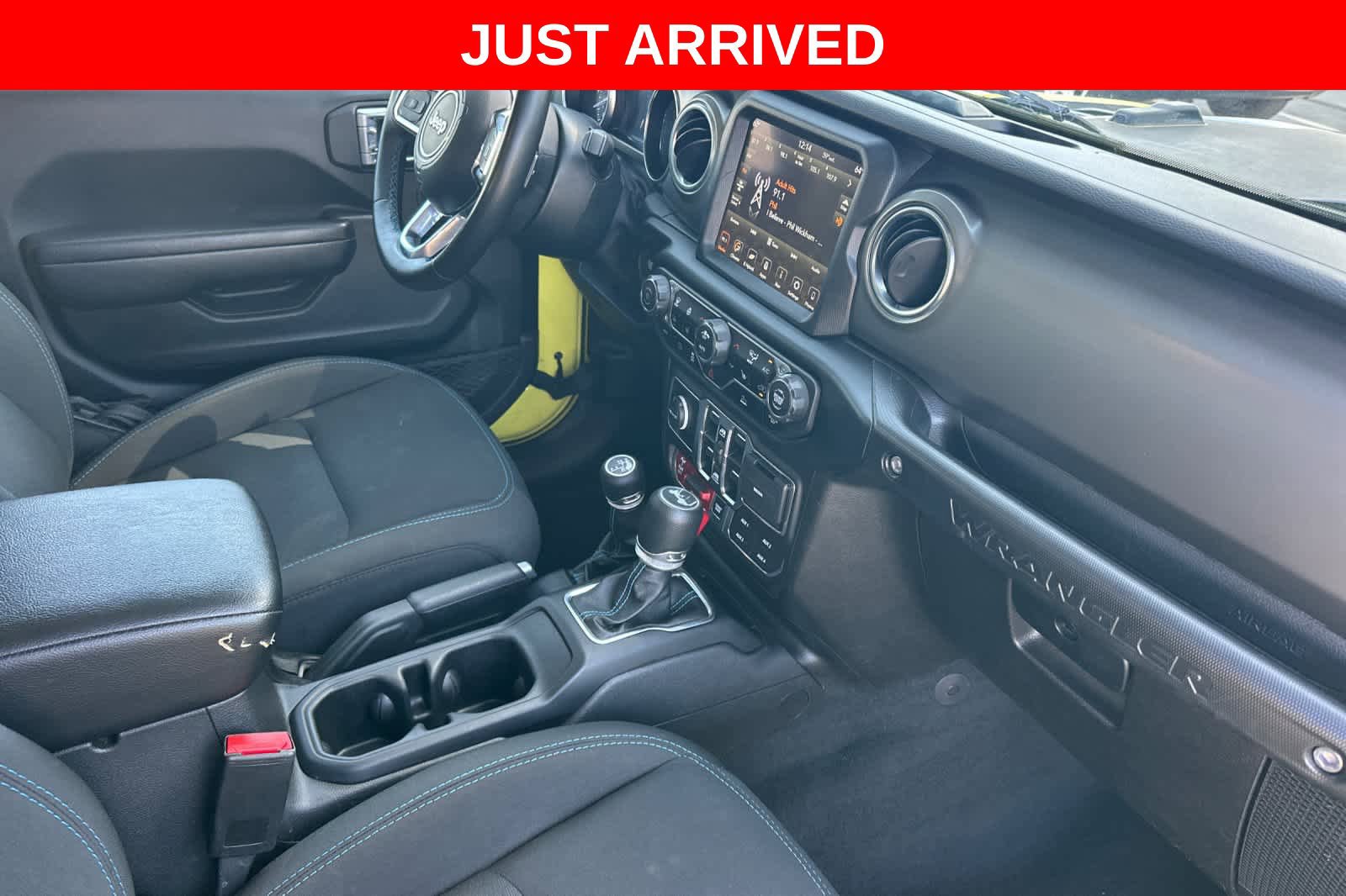 Used 2022 Jeep Wrangler Unlimited Rubicon 4xe w/ Cold Weather Group AWD/4WD image 17