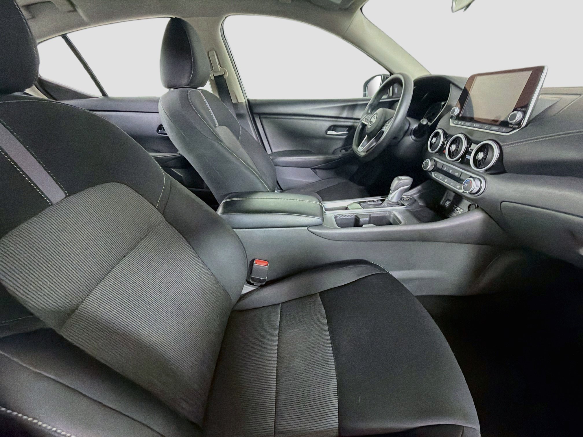 Used 2025 Nissan Sentra SV FWD image 28