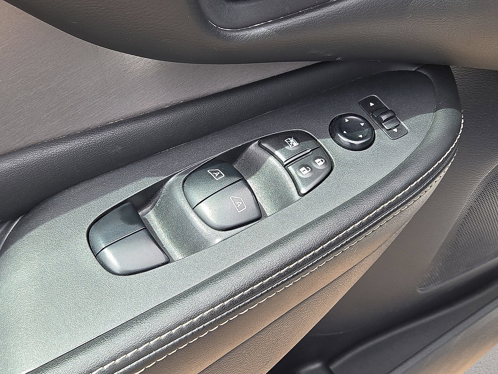 Used 2023 Nissan Murano SV AWD/4WD image 22