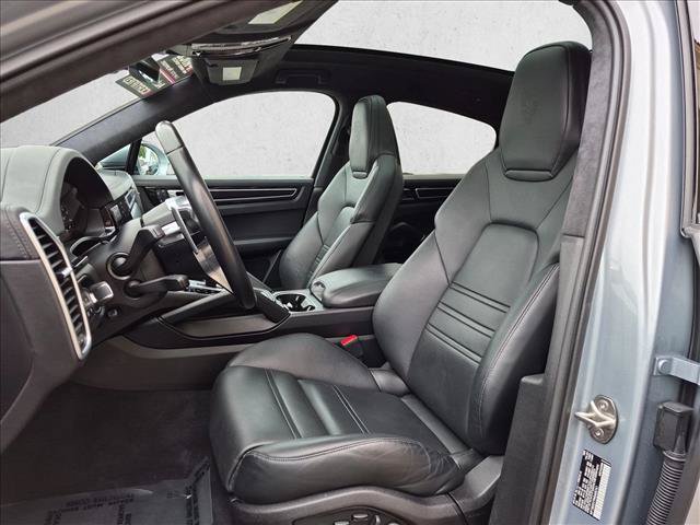 Used 2022 Porsche Cayenne GTS AWD/4WD image 17