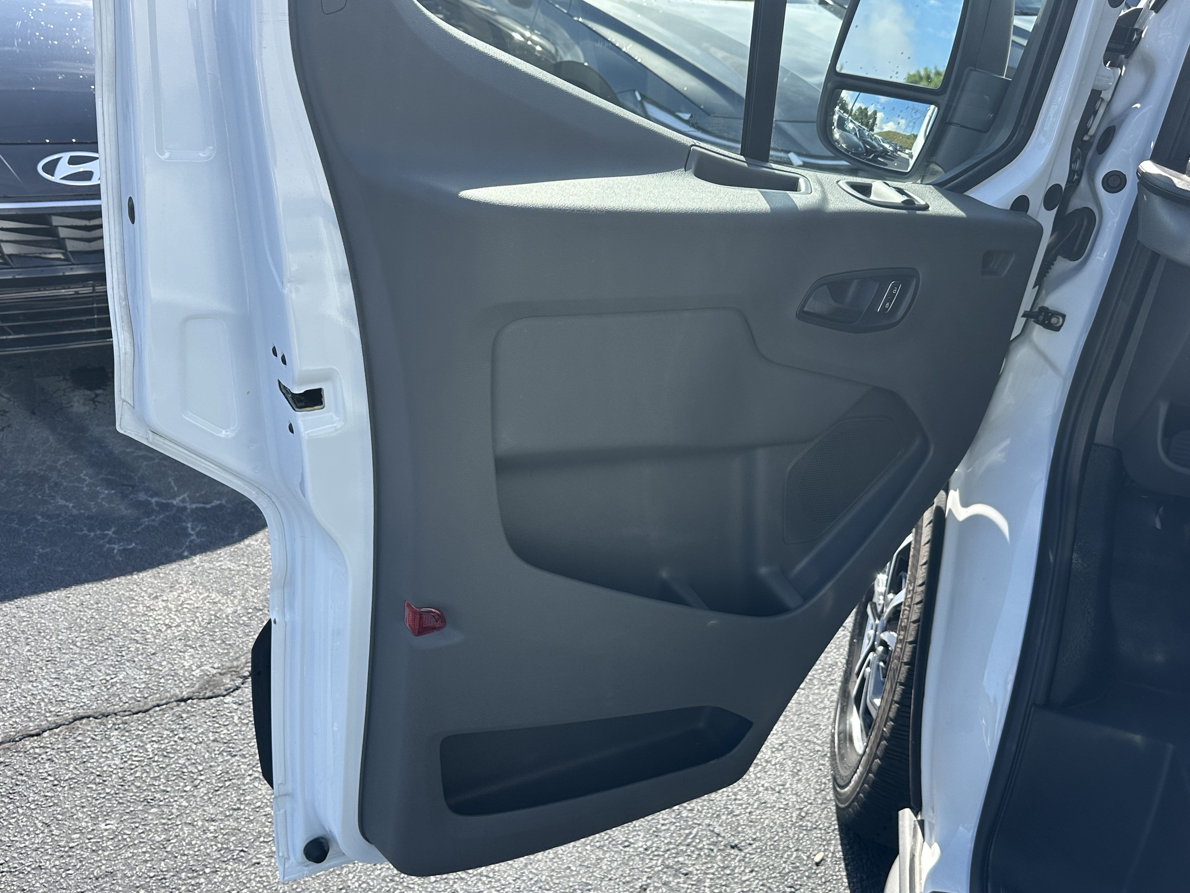 Used 2022 Ford Transit 350 XLT RWD image 10