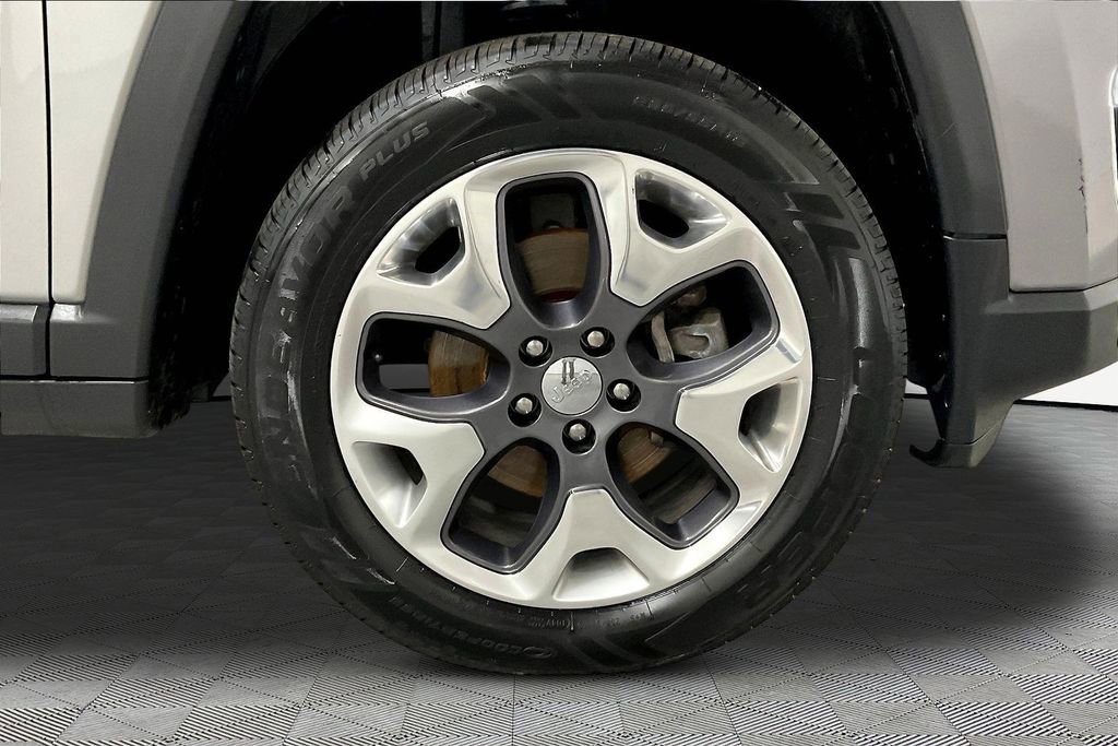 Used 2020 Jeep Compass Limited image 33