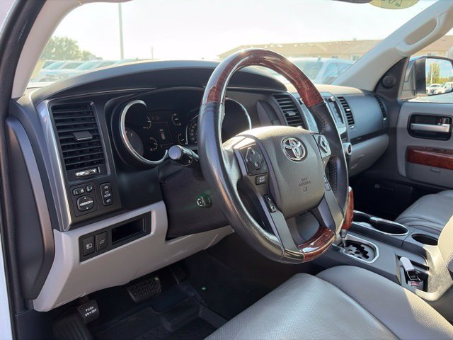 Used 2021 Toyota Sequoia Platinum AWD/4WD image 17