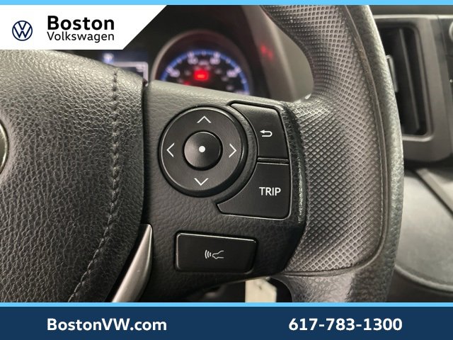 Used 2018 Toyota RAV4 LE image 17