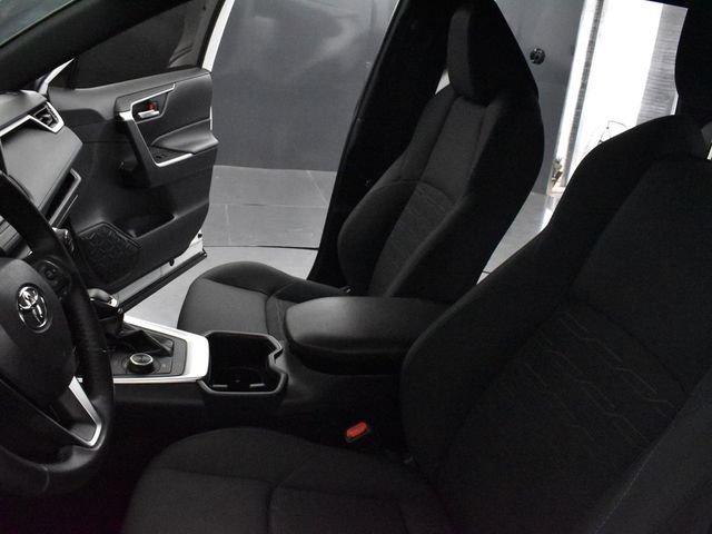 Used 2023 Toyota RAV4 SE w/ Convenience Package AWD/4WD image 5