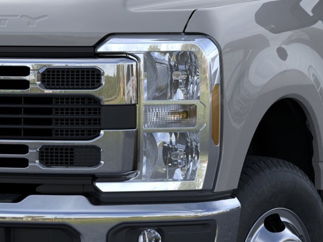 New 2026 Ford F350 XLT w/ 360-Degree Camera Package AWD/4WD image 18