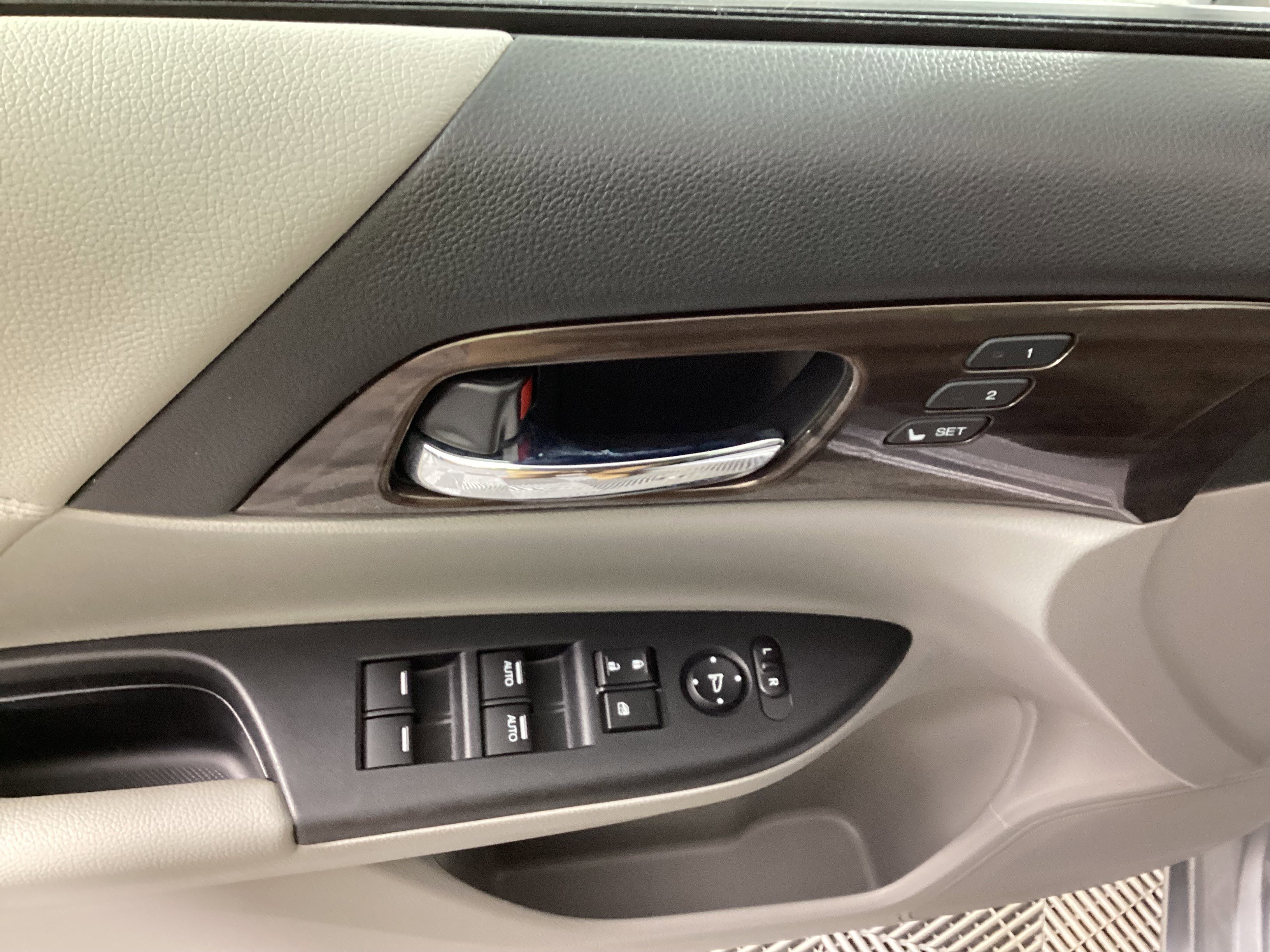 Used 2017 Honda Accord EX-L image 27