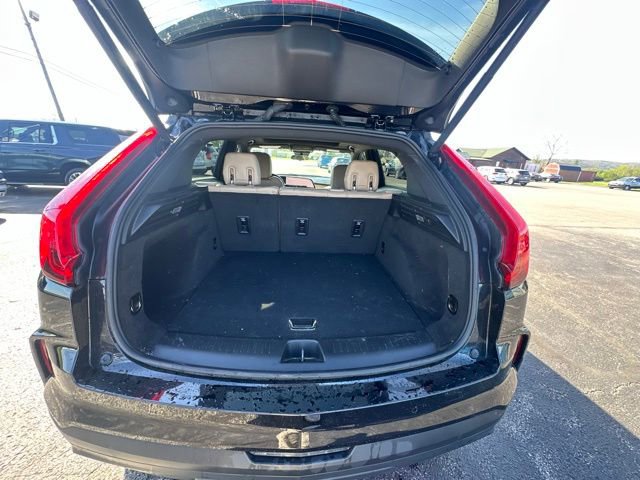 Used 2024 Cadillac XT4 Luxury w/ Cold Weather Package image 6