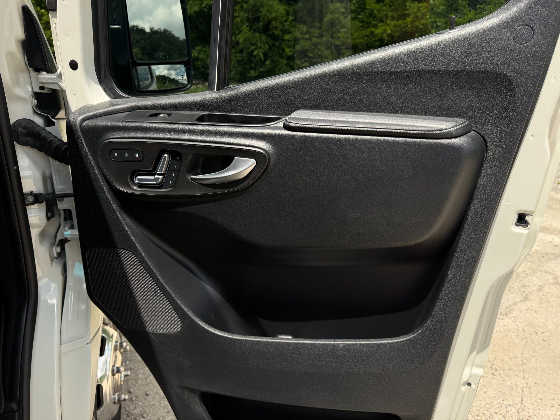 Used 2022 Mercedes-Benz Sprinter 3500 image 14