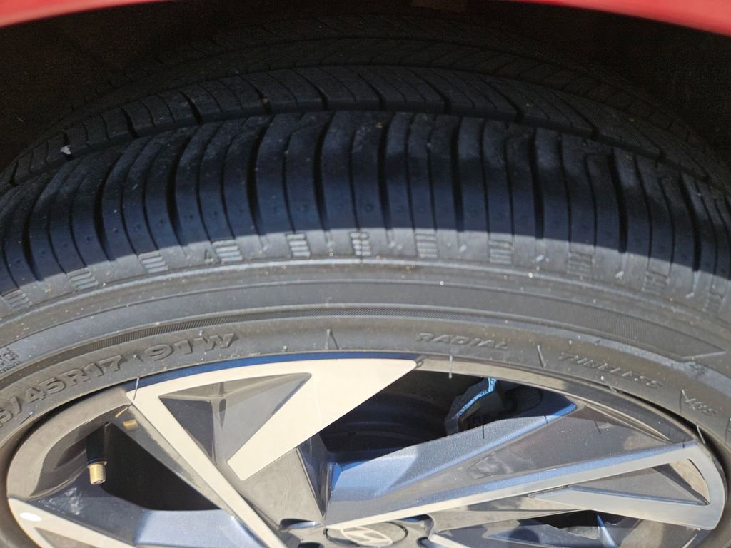 Used 2025 Hyundai Elantra SEL FWD image 27