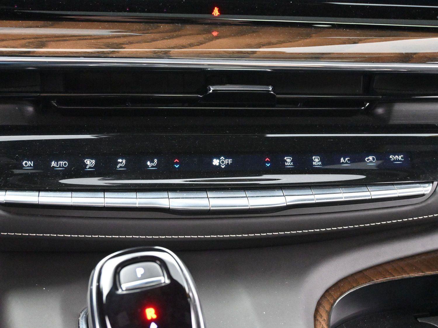 Certified 2024 Cadillac Escalade Sport Platinum image 23