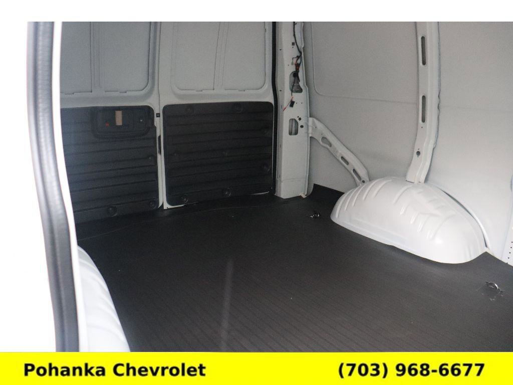 New 2026 Chevrolet Express 3500 RWD image 21