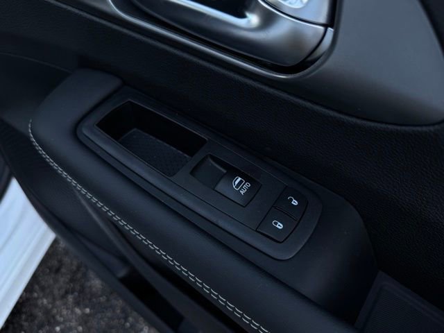 New 2026 Chrysler Pacifica Select image 16