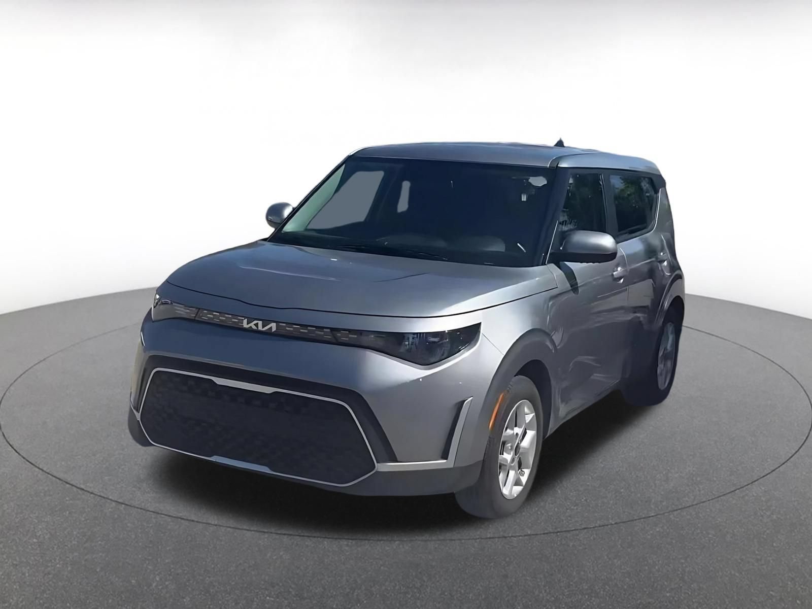 Used 2025 Kia Soul LX w/ LX Technology Package FWD image 4