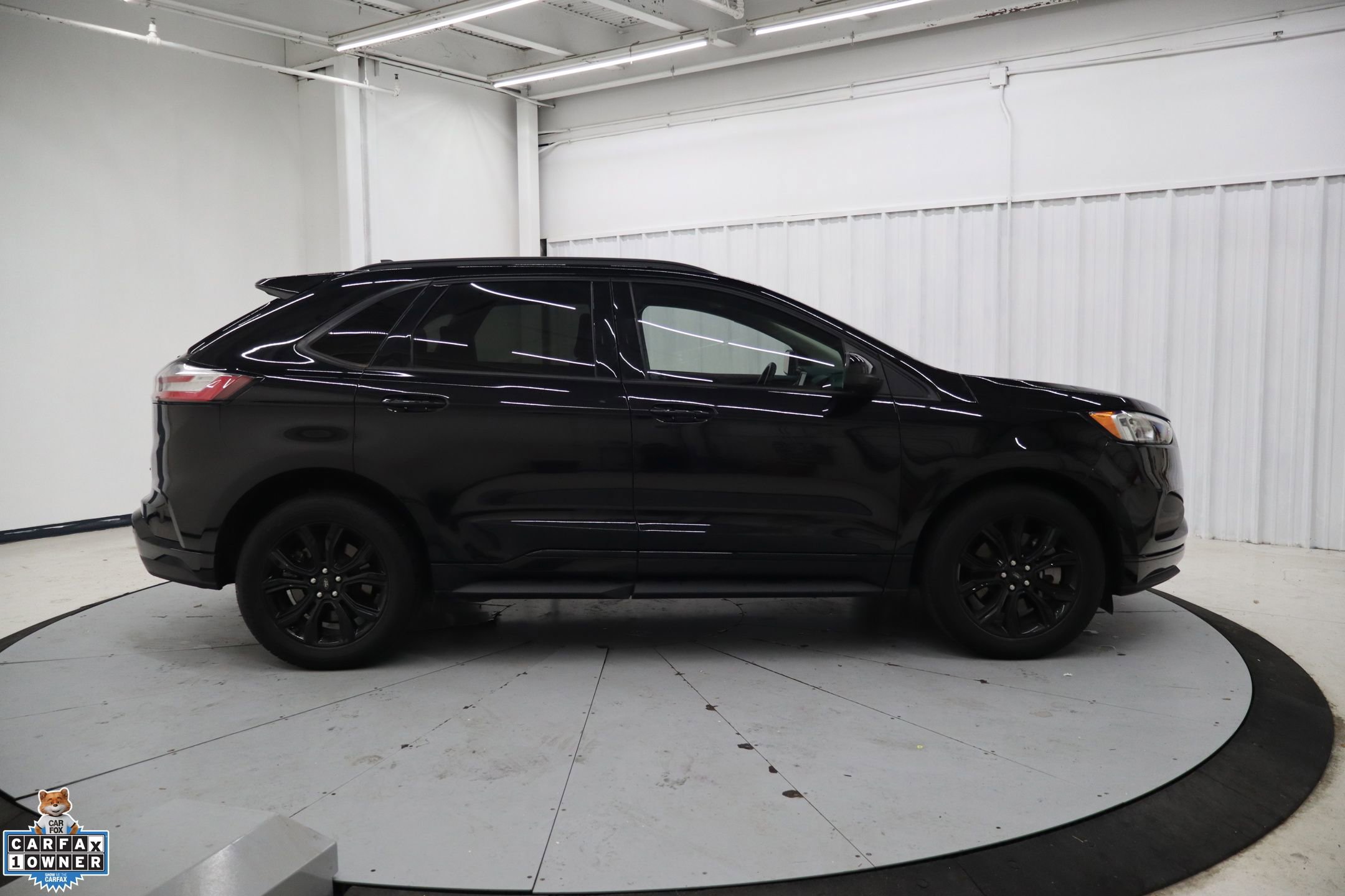 Certified 2022 Ford Edge SE w/ Black Appearance Package image 2