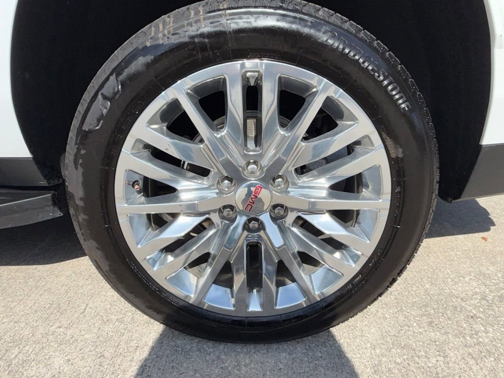 Used 2025 GMC Yukon XL Denali AWD/4WD image 44