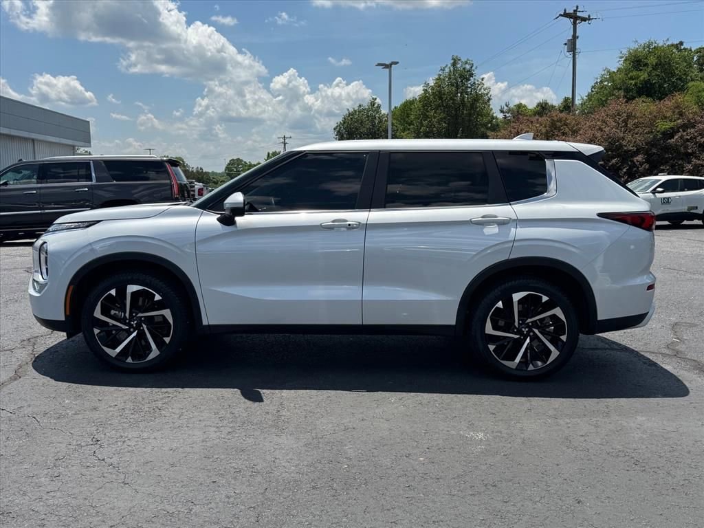 Used 2024 Mitsubishi Outlander FWD image 6