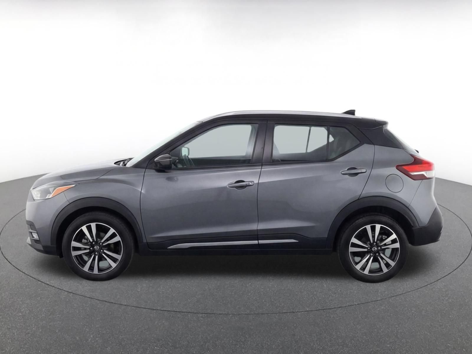 Used 2024 Nissan Kicks SV FWD image 4
