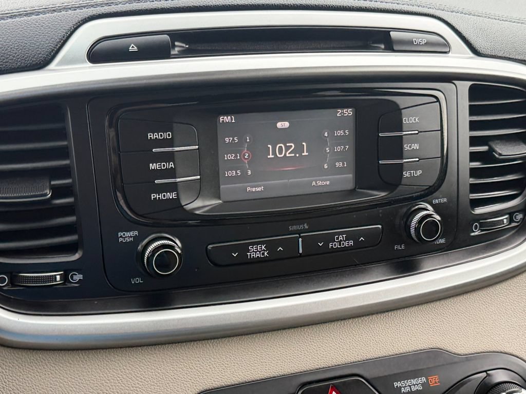 Used 2016 Kia Sorento FWD image 25