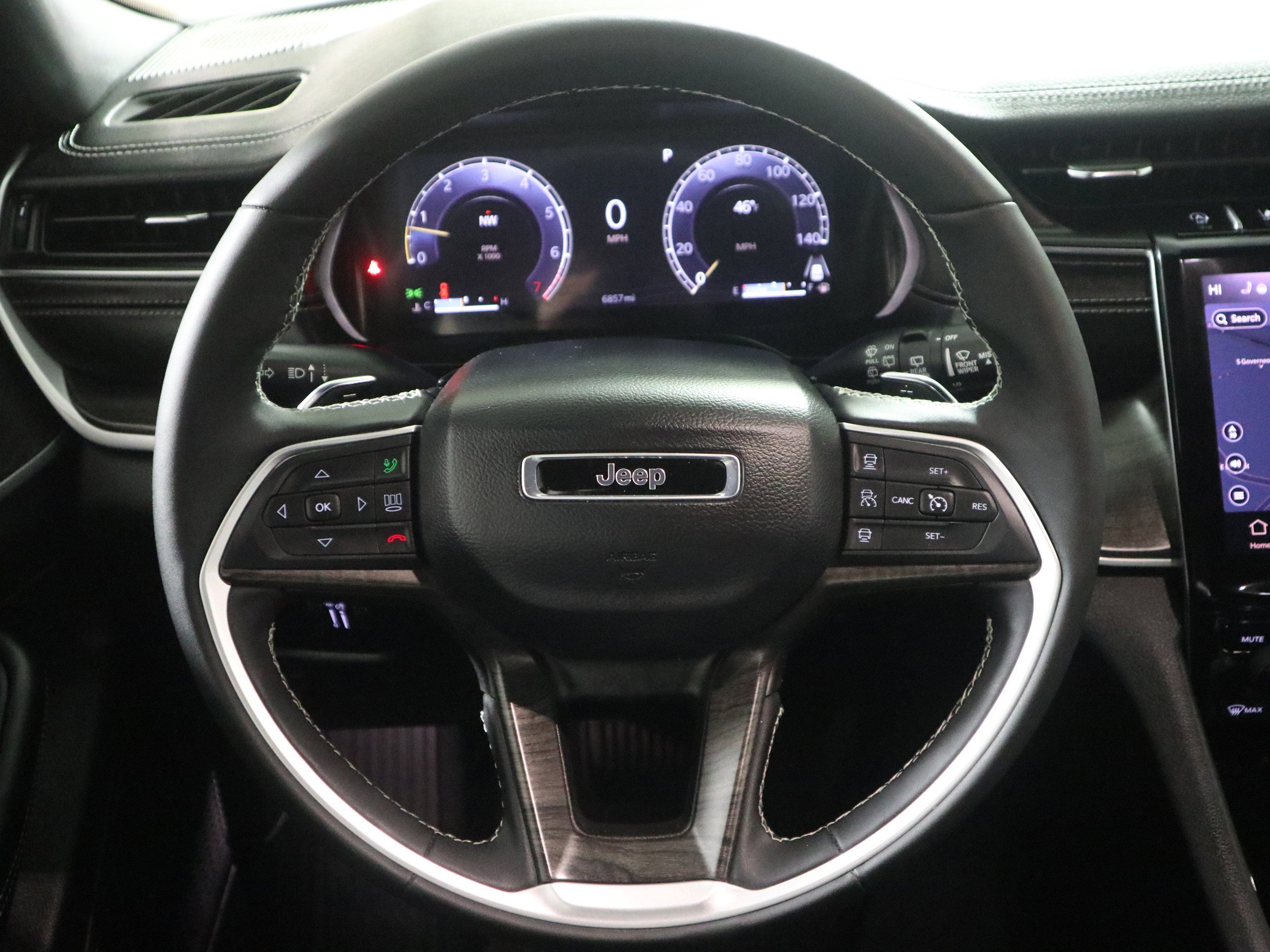 Used 2025 Jeep Grand Cherokee L Limited w/ Trailer Tow Package image 18