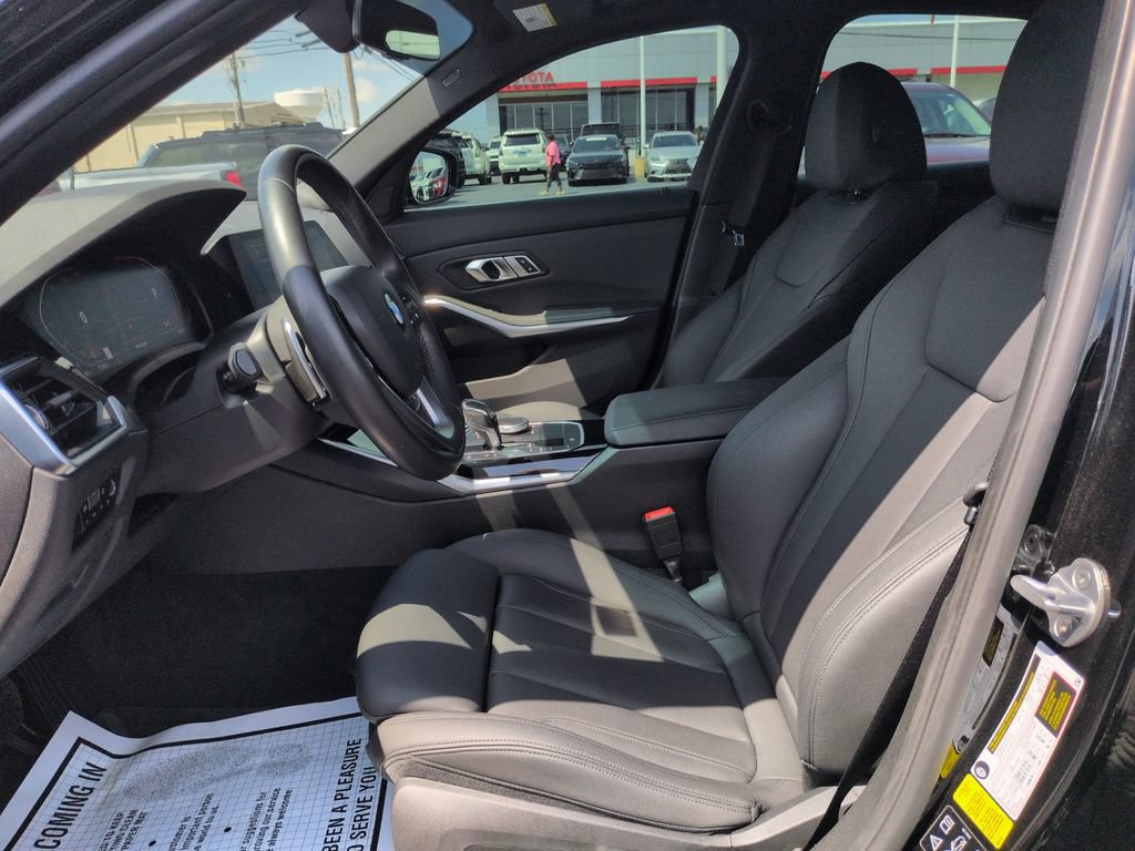 Used 2019 BMW 330i xDrive Sedan w/ Convenience Package AWD/4WD image 9