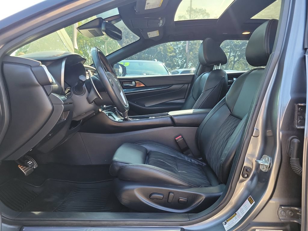 Used 2020 Nissan Maxima SR w/ Sport Mat Group FWD image 23