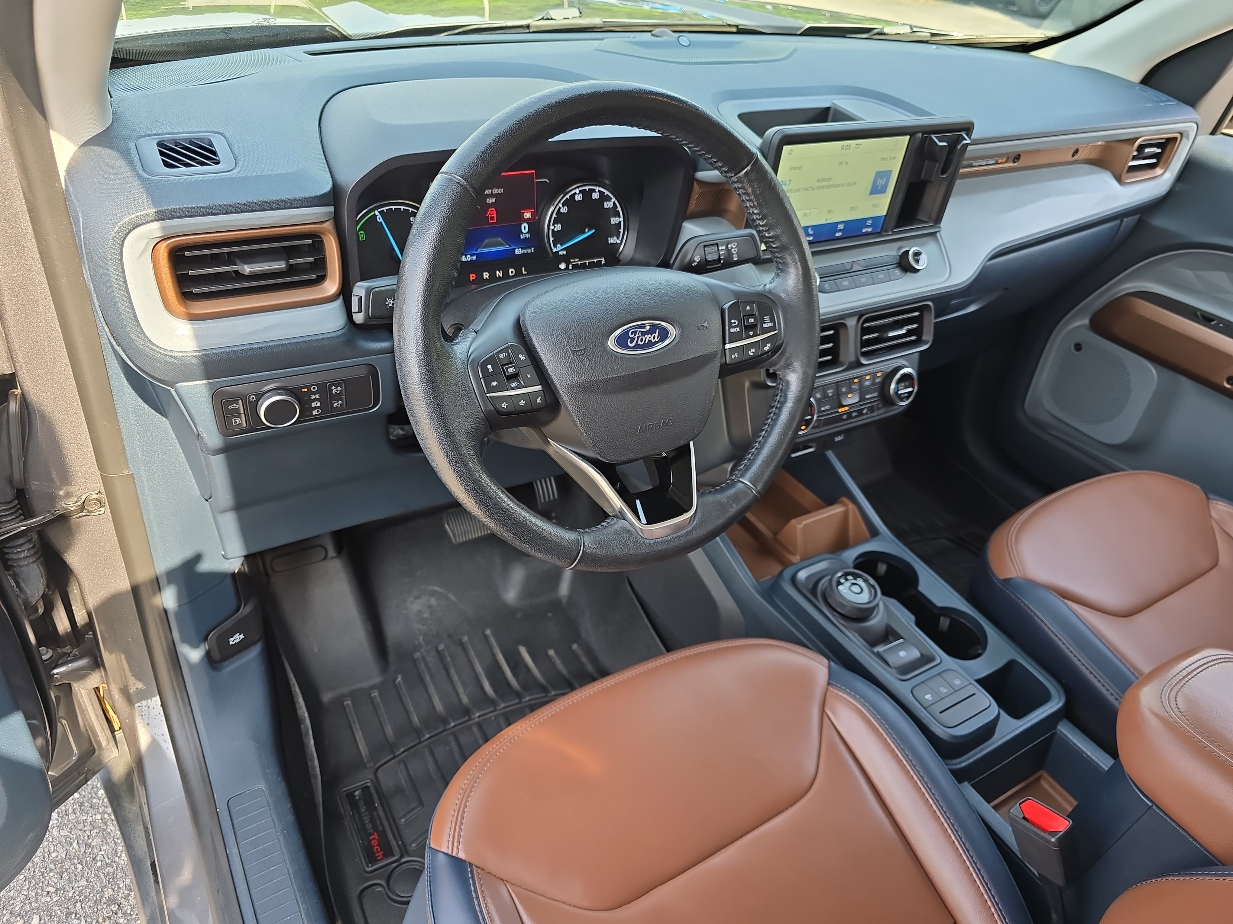 Used 2022 Ford Maverick Lariat w/ Lariat Luxury Package FWD image 16