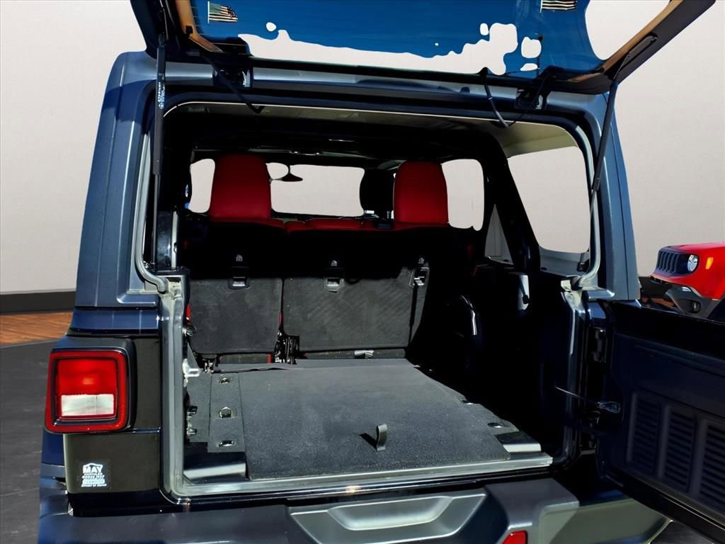 Used 2021 Jeep Wrangler Unlimited Sahara w/ Uconnect 4C Nav & Sound Group image 14