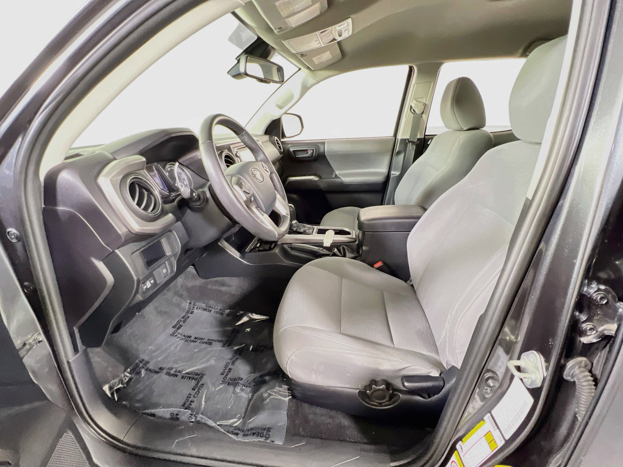 Used 2019 Toyota Tacoma SR5 AWD/4WD image 19