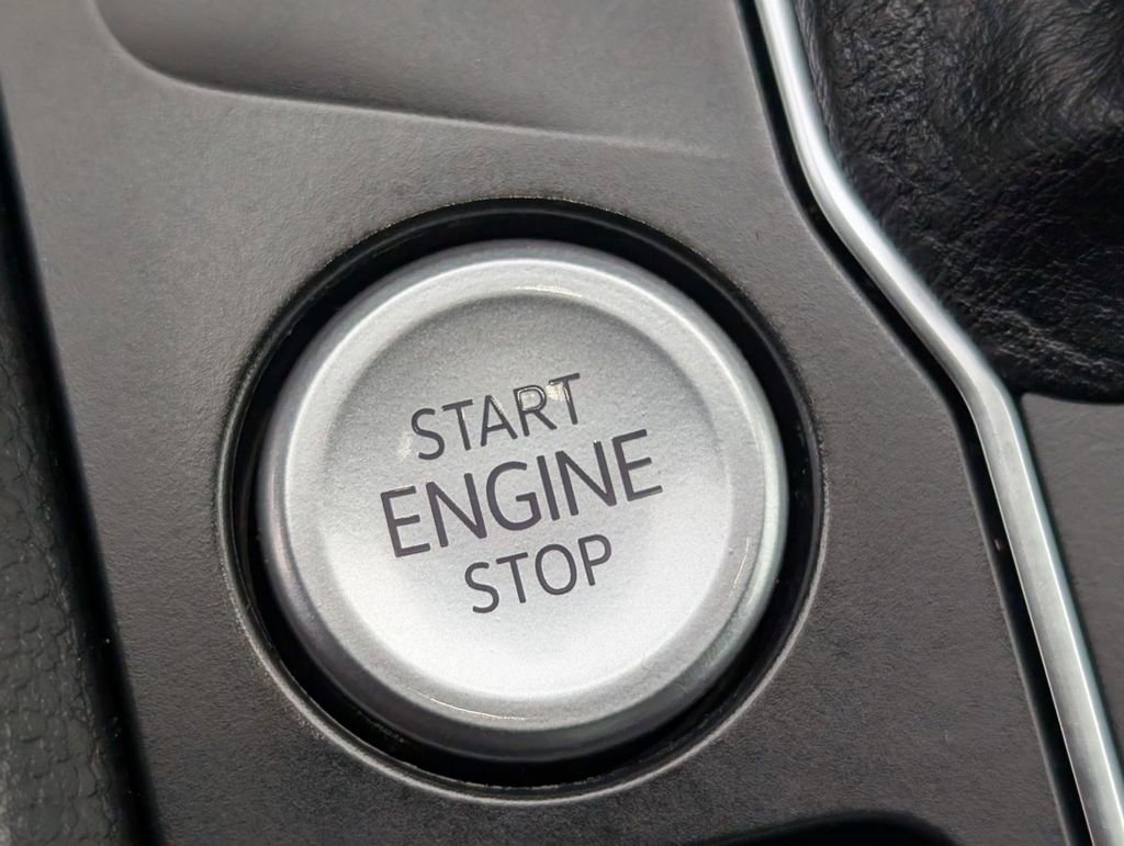 Used 2021 Volkswagen Atlas SE image 35