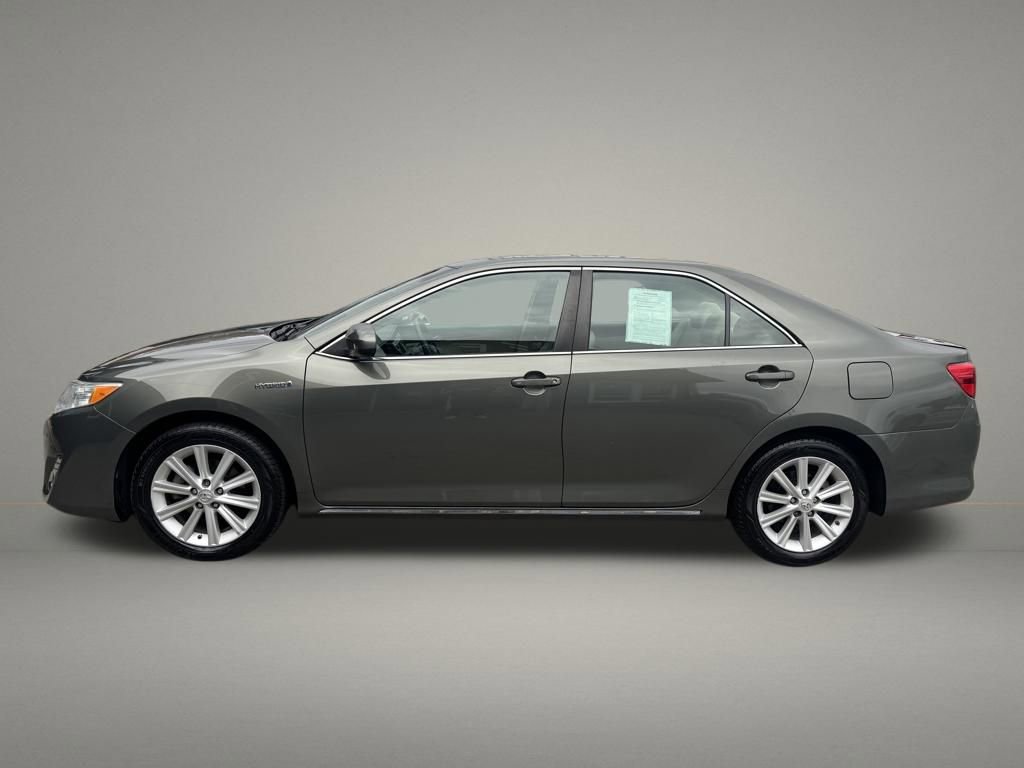 Used 2013 Toyota Camry XLE w/ Leather Pkg image 2