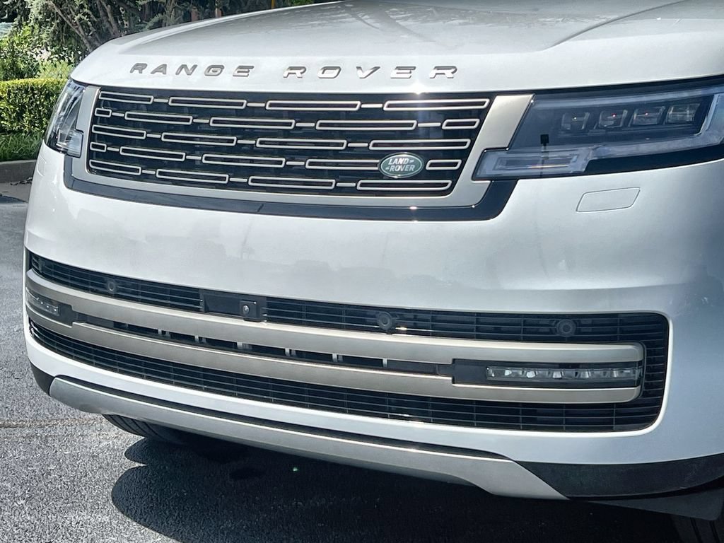 New 2026 Land Rover Range Rover Long Wheelbase SE AWD/4WD image 9