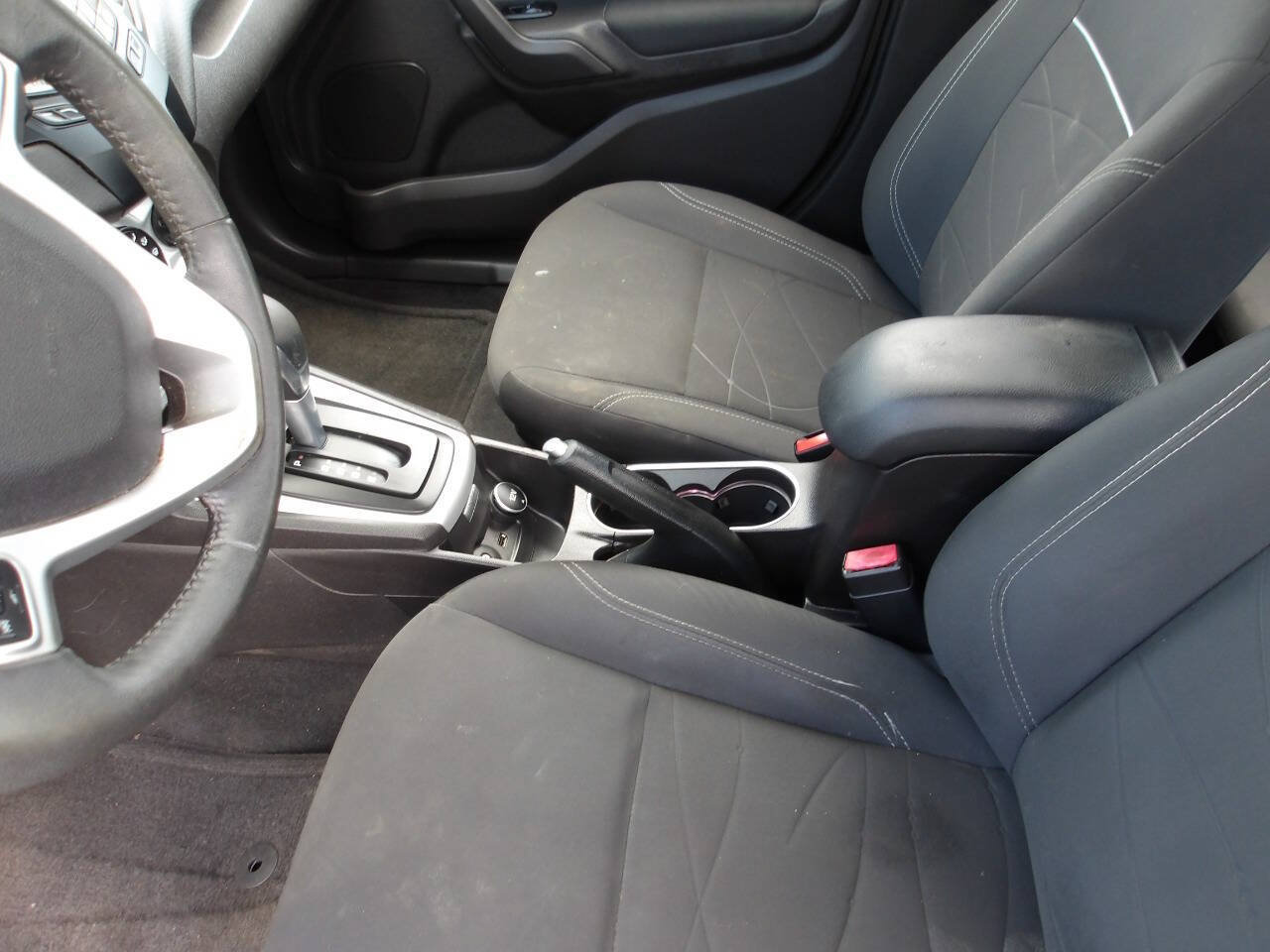 Used 2014 Ford Fiesta SE FWD image 16