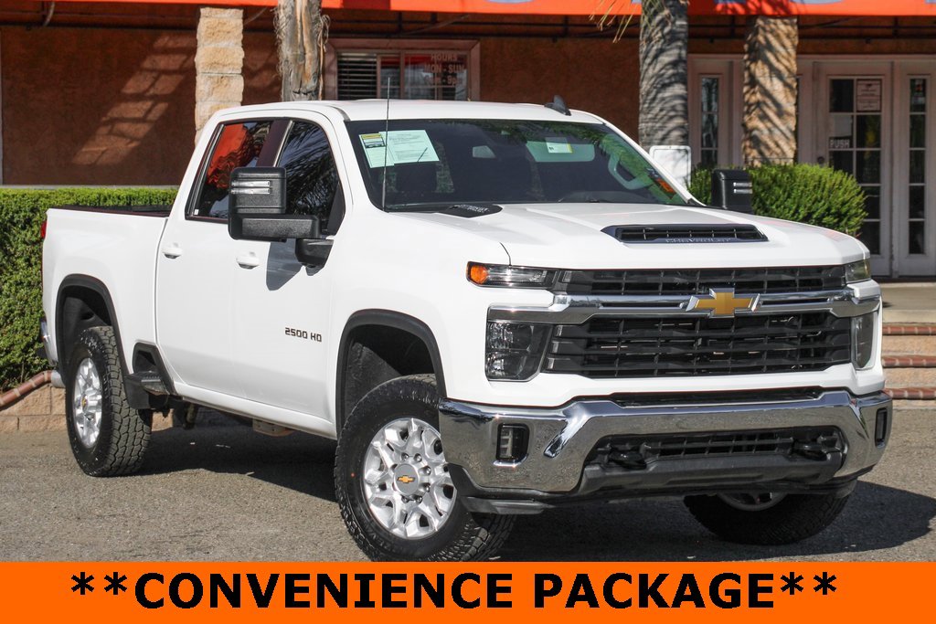Used 2024 Chevrolet Silverado 2500 LT image 2