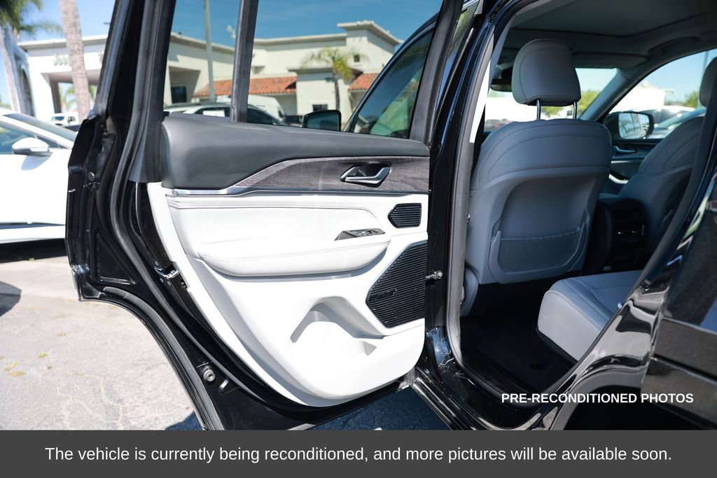 Used 2022 Jeep Grand Cherokee Overland image 37