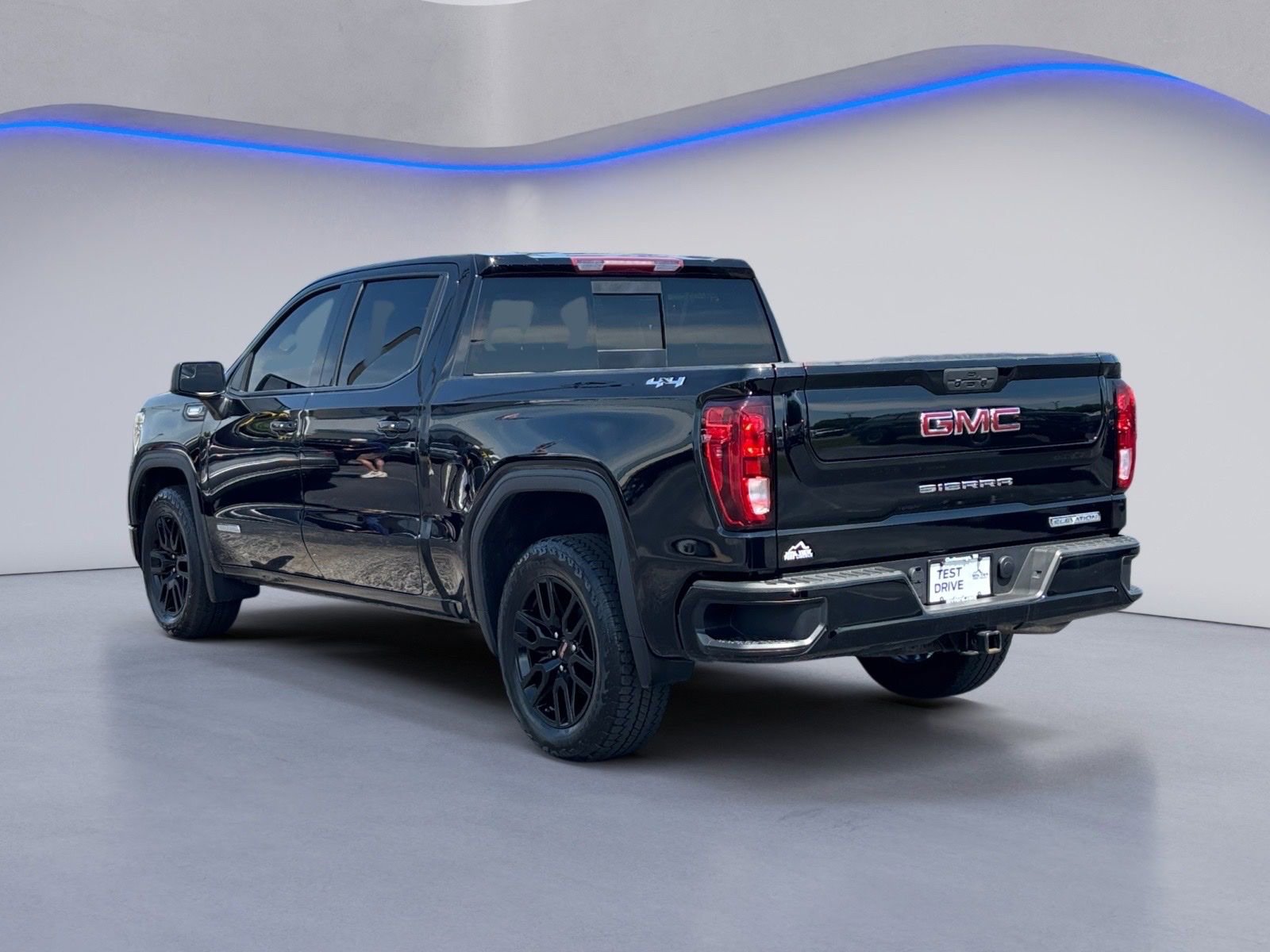 Used 2021 GMC Sierra 1500 Elevation w/ Preferred Package AWD/4WD image 3