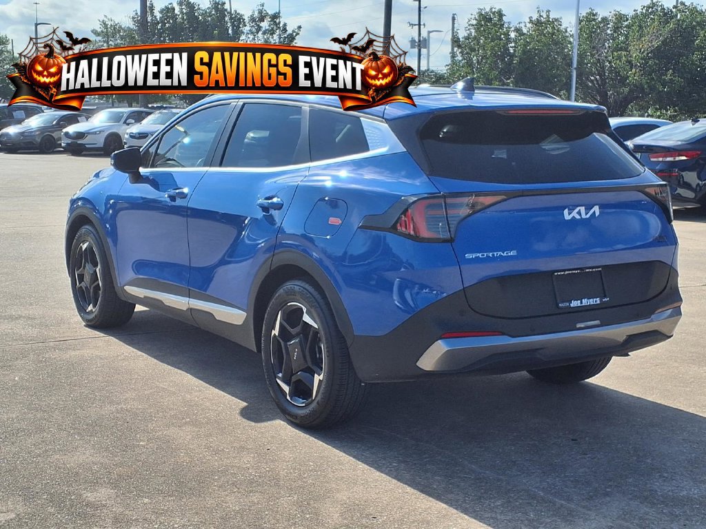 Certified 2026 Kia Sportage EX w/ EX Panorama Roof Package FWD image 2
