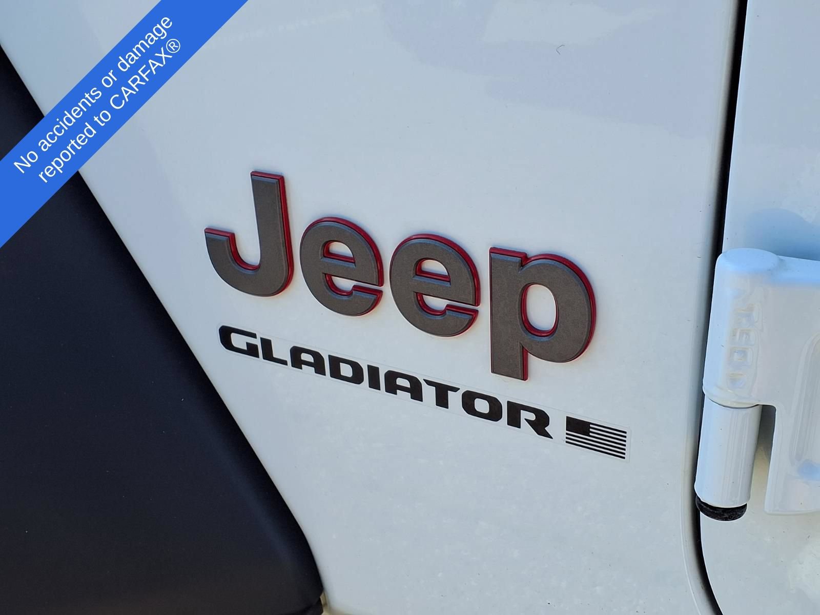 Used 2024 Jeep Gladiator Rubicon w/ Technology Group AWD/4WD image 11